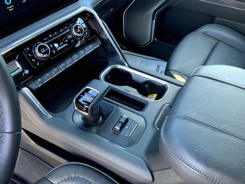 Used 2024 GMC Sierra 1500 Denali image 13