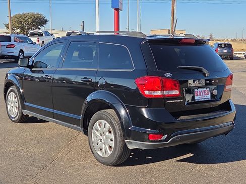 Used 2019 Dodge Journey SE image 3