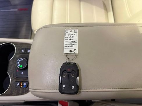 Used 2020 GMC Acadia Denali w/ Technology Package AWD/4WD image 25