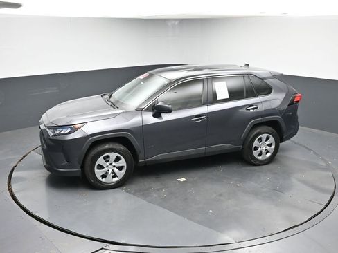 Used 2022 Toyota RAV4 LE image 39