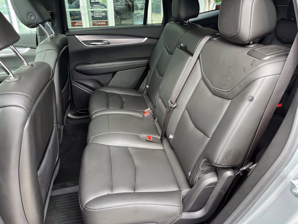 Used 2025 Cadillac XT6 Luxury w/ LPO, Floor Liner Package AWD/4WD image 18