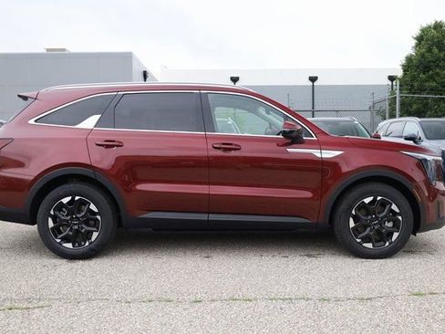 New 2025 Kia Sorento S w/ Panoramic Sunroof Package image 4