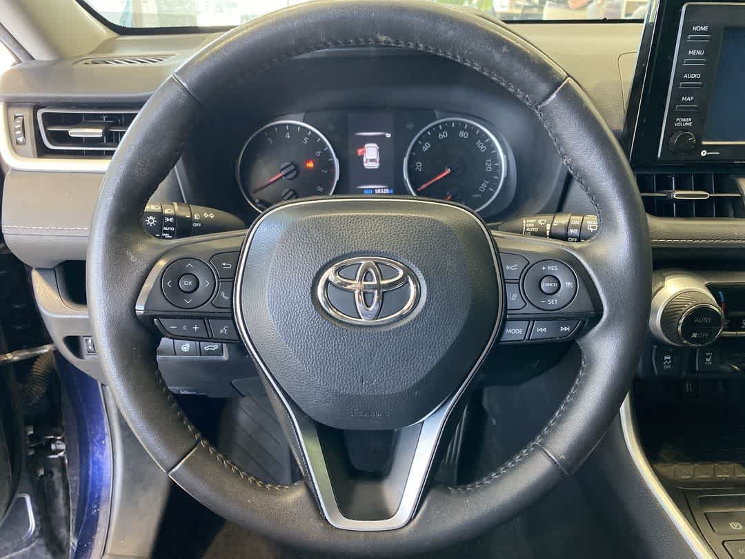 Certified 2022 Toyota RAV4 XLE Premium AWD/4WD image 17