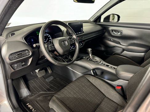 Used 2024 Honda HR-V Sport image 9