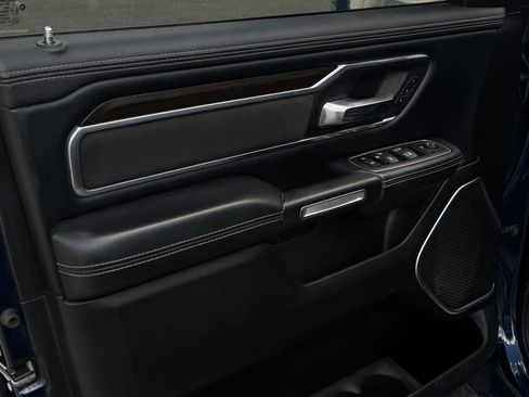 Used 2022 RAM 1500 Laramie AWD/4WD image 9