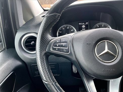 Used 2018 Mercedes-Benz Metris Passenger image 16