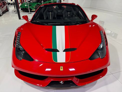 Used 2015 Ferrari 458 Speciale A image 2