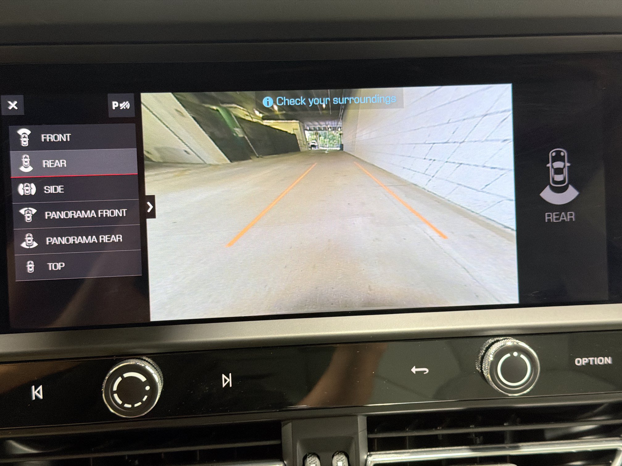 Certified 2026 Porsche Macan AWD/4WD image 32