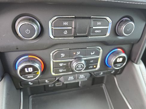 Used 2022 Chevrolet Tahoe LT w/ Luxury Package image 30