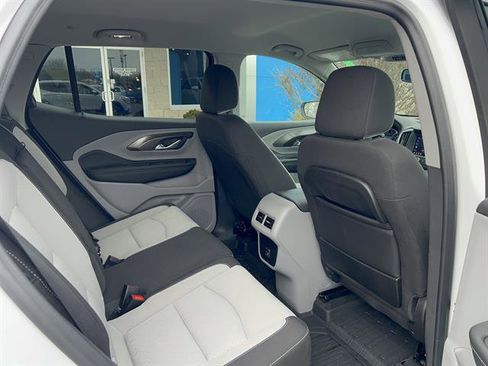 Used 2024 GMC Terrain SLE w/ Driver Convenience Package image 18