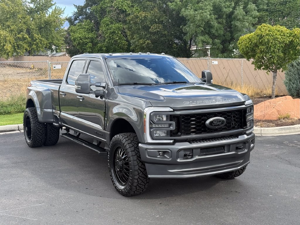 Used 2026 Ford F350 Lariat AWD/4WD image 2