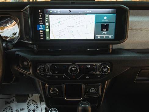 Used 2024 Jeep Gladiator Sport image 30