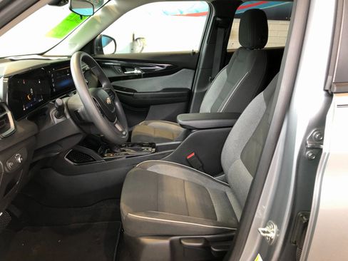 Used 2024 Chevrolet TrailBlazer LS w/ LS Convenience Package image 19