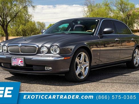 Used 2006 Jaguar XJ8 RWD image 1