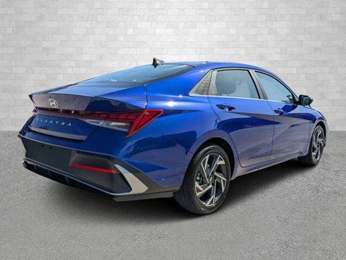 New 2024 Hyundai Elantra SEL w/ Convenience Package image 2