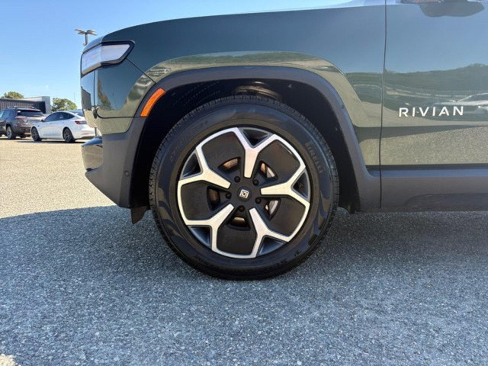 Used 2024 Rivian R1T Adventure Dual AWD/4WD image 9