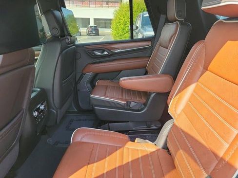Used 2023 GMC Yukon Denali Ultimate AWD/4WD image 16