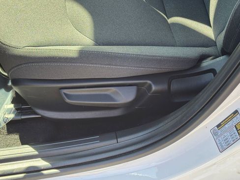 Used 2025 Kia K4 LXS image 23