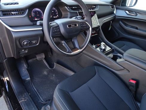 New 2024 Jeep Grand Cherokee L Laredo image 20