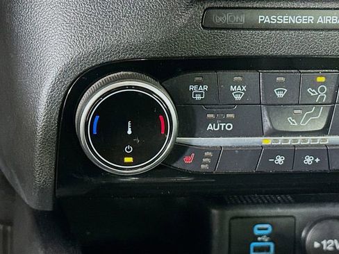 Used 2022 Ford Escape SEL image 19