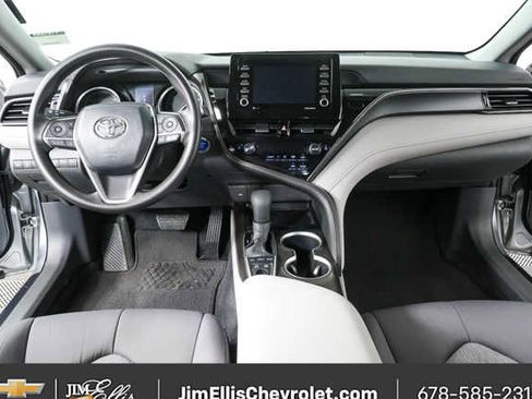 Used 2022 Toyota Camry LE image 17