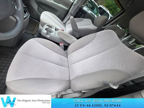 Used 2012 Kia Sedona LX w/ PWR Pkg FWD image 10