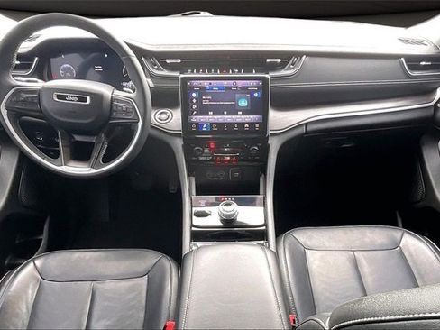 Used 2023 Jeep Grand Cherokee Limited image 14