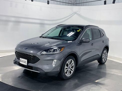 Used 2022 Ford Escape SEL w/ Technology Package AWD/4WD image 8