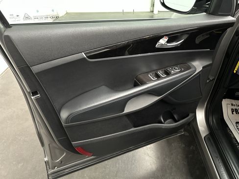 Used 2017 Kia Sorento FWD w/ LX Convenience Package image 16
