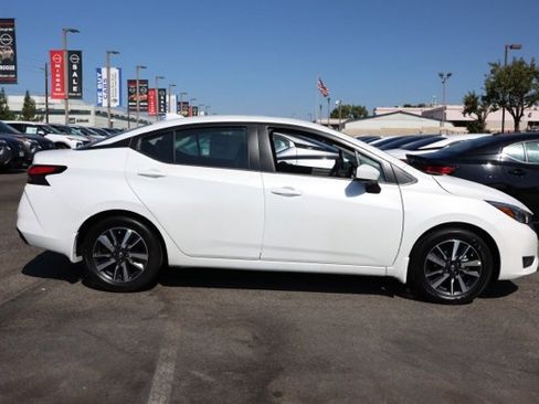 New 2025 Nissan Versa 1.6 SV w/ Trunk Package image 3