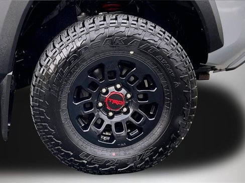 Used 2017 Toyota Tacoma TRD Pro image 8