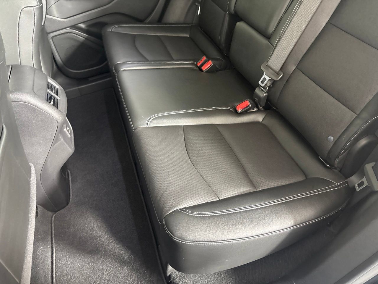 Used 2023 GMC Terrain SLT w/ Infotainment Package II AWD/4WD image 29