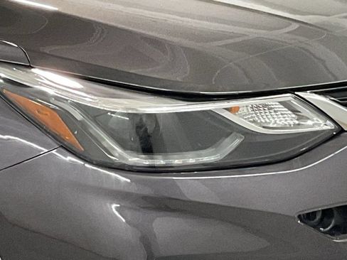 Used 2017 Chevrolet Cruze LT w/ Sun And Sound Package FWD image 30