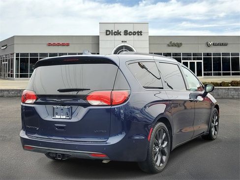 Used 2020 Chrysler Pacifica Limited image 5