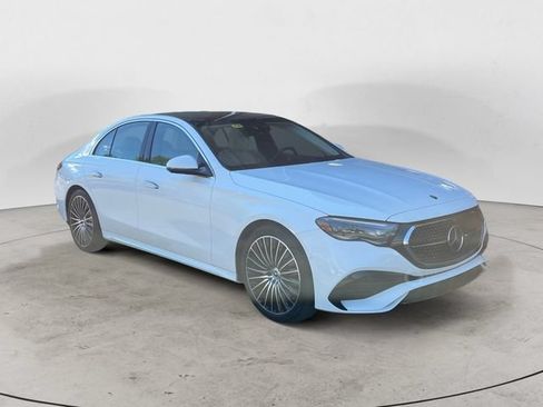 Used 2024 Mercedes-Benz E 350 4MATIC Sedan image 3