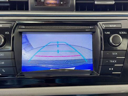 Used 2016 Toyota Corolla LE FWD image 16