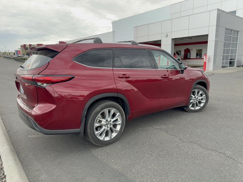Used 2021 Toyota Highlander Limited AWD/4WD image 5