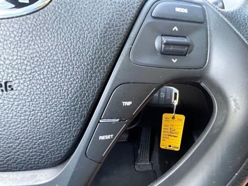 Used 2017 Kia Forte LX image 11