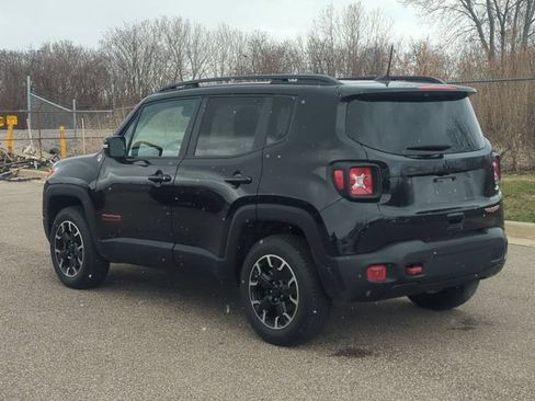 Used 2023 Jeep Renegade Trailhawk w/ Sun/Sound Group AWD/4WD image 5