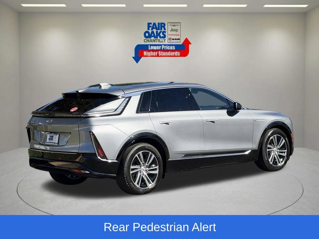 Used 2024 Cadillac Lyriq Luxury AWD/4WD image 8
