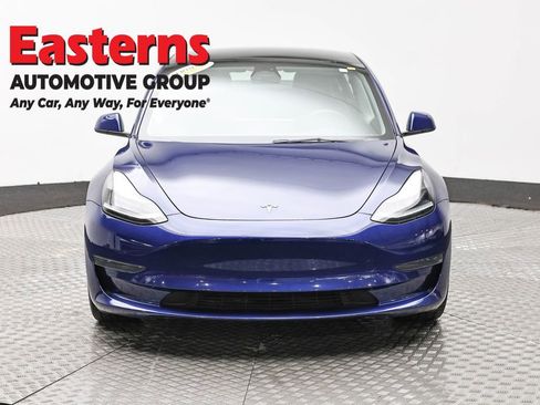 Used 2023 Tesla Model 3 Standard Range image 2