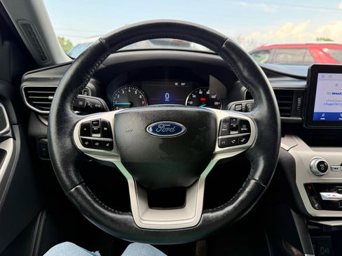 Used 2022 Ford Explorer XLT w/ Equipment Group 202A RWD image 25