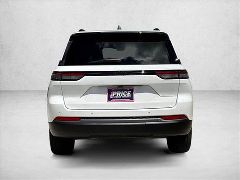 Used 2026 Jeep Grand Cherokee Limited w/ Limited Altitude Package RWD image 4