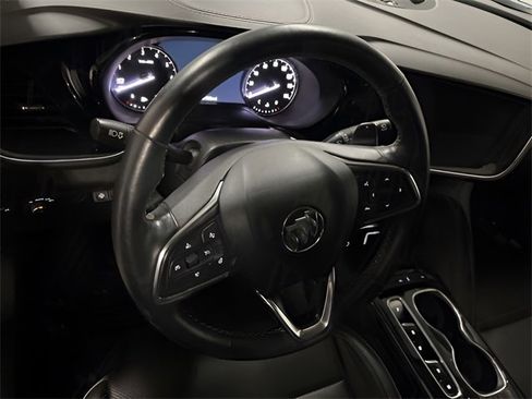 Used 2022 Buick Envision Essence w/ Technology Package I image 17