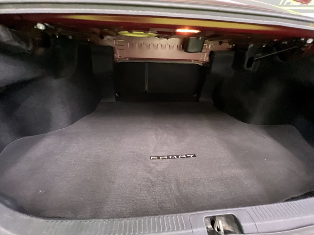 Used 2018 Toyota Camry LE FWD image 25