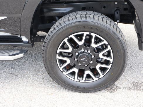 Used 2025 RAM 2500 Limited AWD/4WD image 14