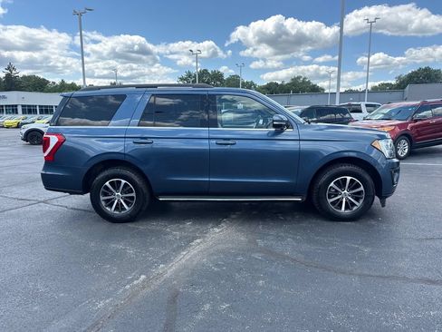 Used 2019 Ford Expedition XLT w/ Equipment Group 202A AWD/4WD image 7