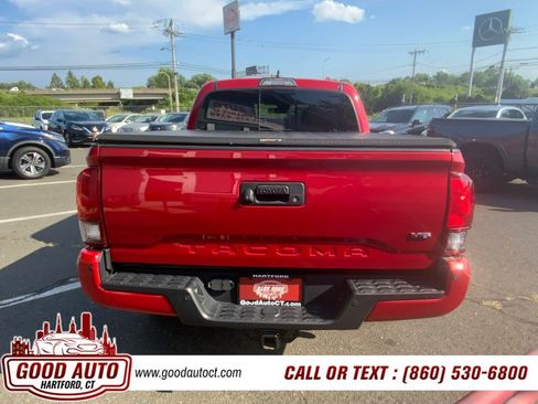 Used 2019 Toyota Tacoma TRD Sport w/ Technology Package AWD/4WD image 17