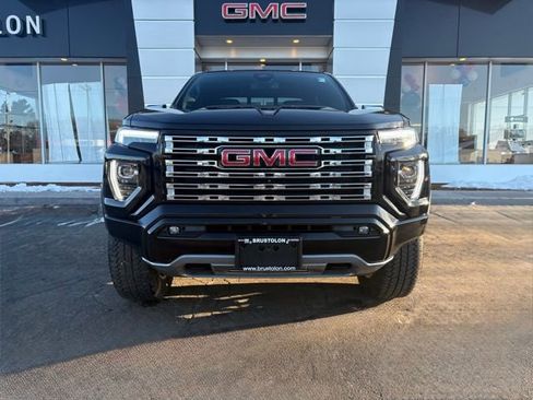 Used 2023 GMC Canyon Denali image 5