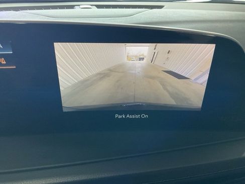 Used 2024 Cadillac XT4 Premium Luxury image 17